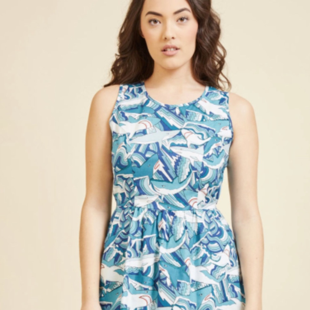 Retrolicious Shark dress XL